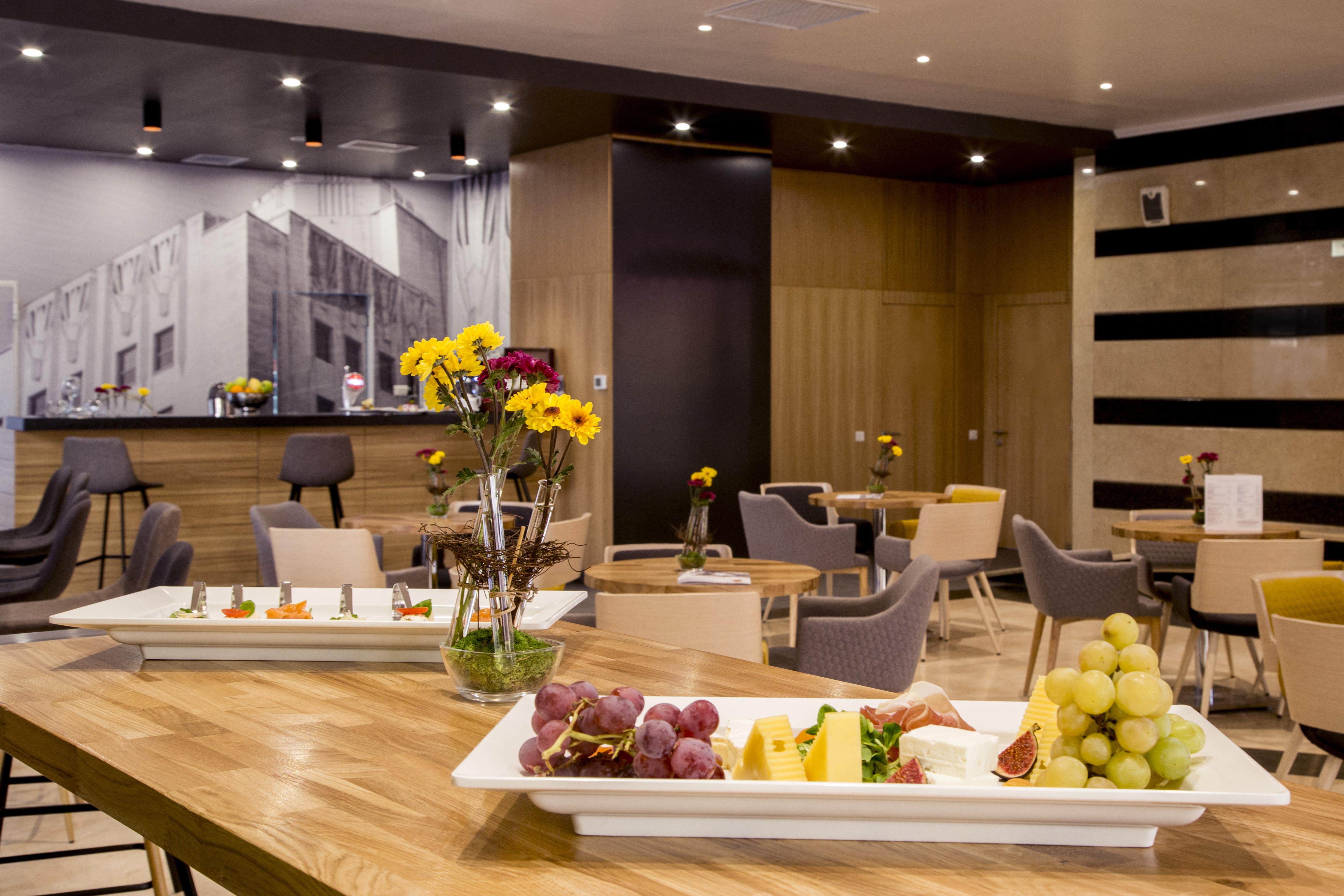 Mercure Bucharest Unirii Esterno foto