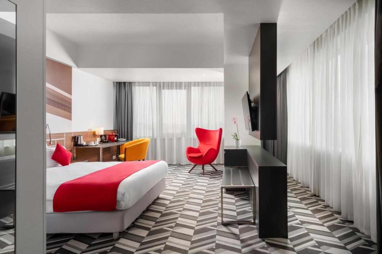 Mercure Bucharest Unirii Esterno foto