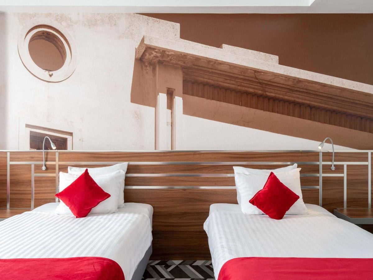 Mercure Bucharest Unirii Esterno foto