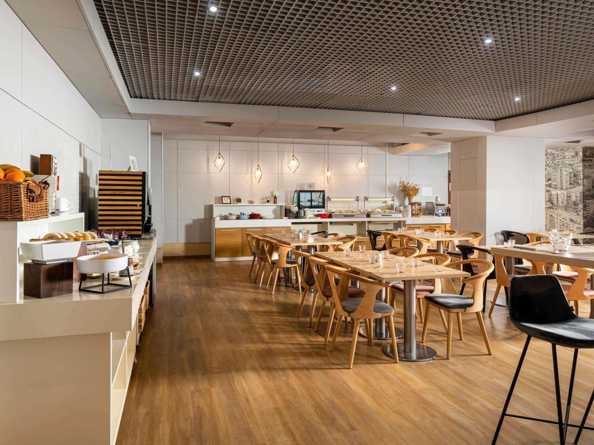 Mercure Bucharest Unirii Esterno foto